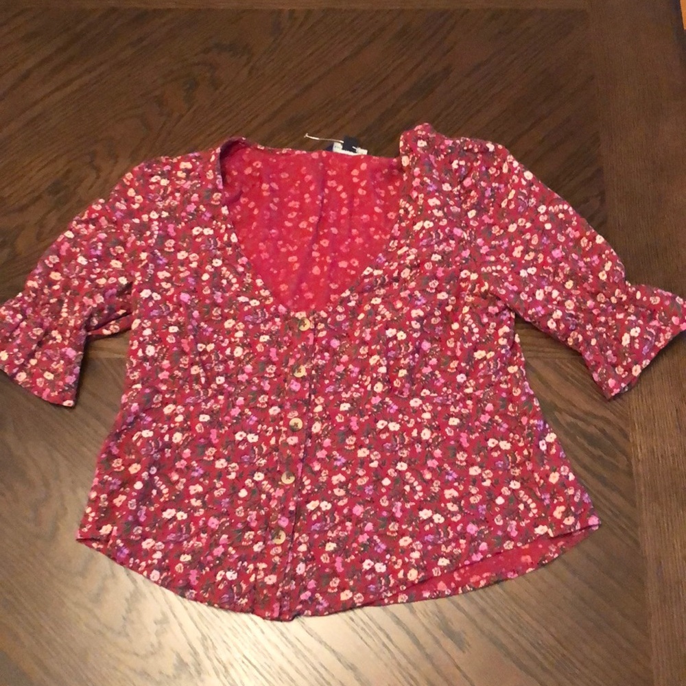 American eagle floral blouse